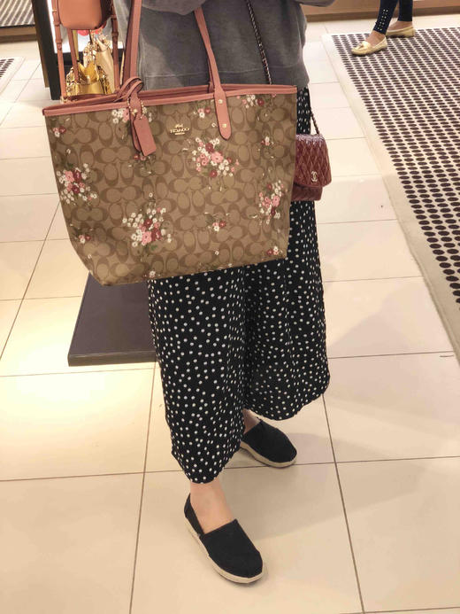 gucci同色coach花束款双面可翻大号购物袋