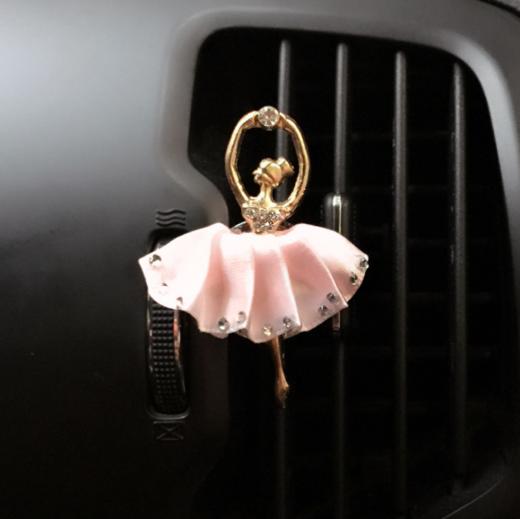 【汽车配饰】*汽车车载出风口香水夹 创意跳舞女孩空调口挂件摆件装饰车用品女 商品图0