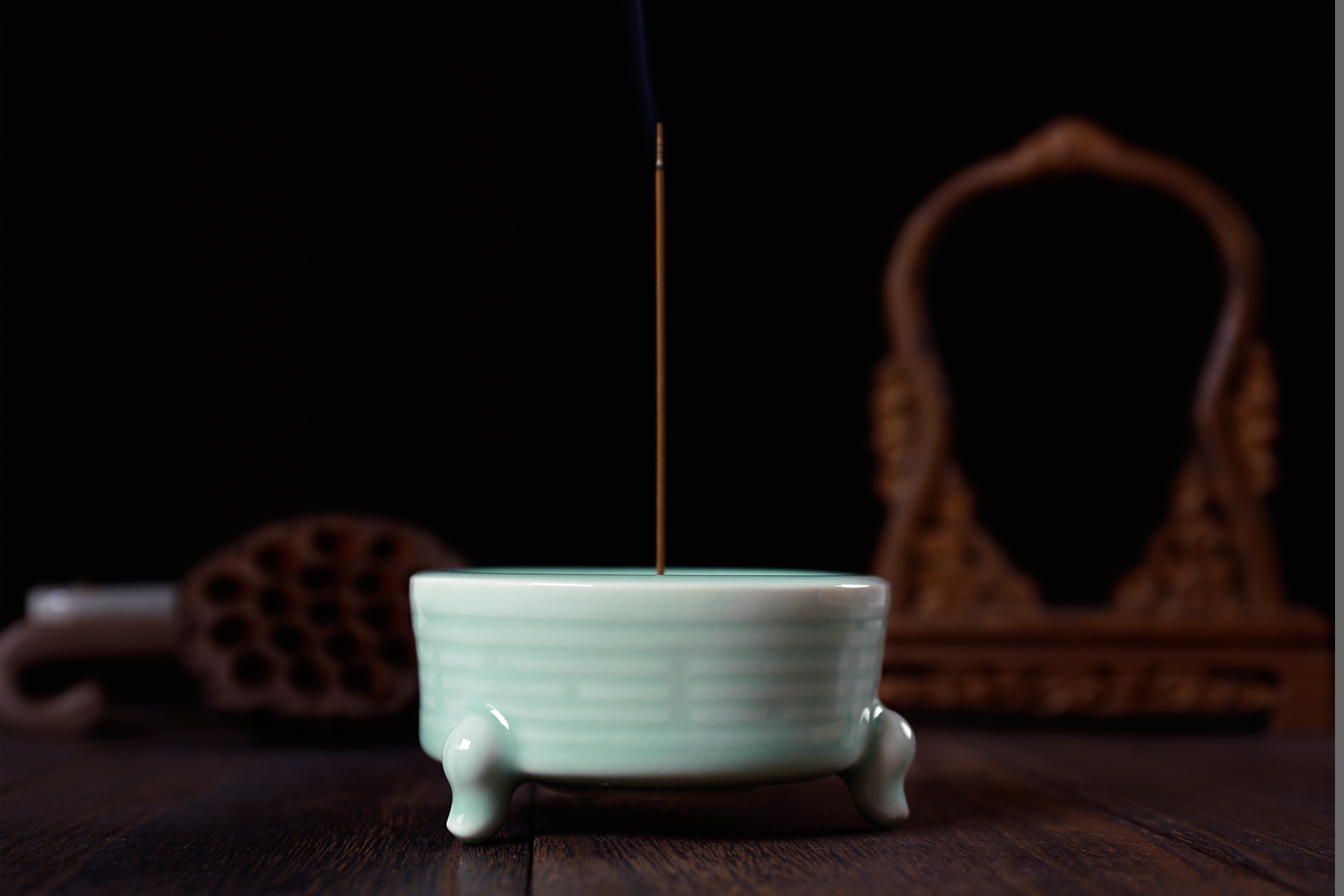 龙泉青瓷香炉，抄经焚香，三足线香炉