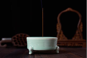 龙泉青瓷香炉，抄经焚香，三足线香炉