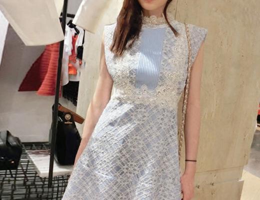 【服饰鞋包】S家 甜美蕾丝勾花 露背修身连衣裙 商品图0