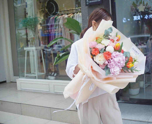 奶油粉康乃馨花束 商品图5