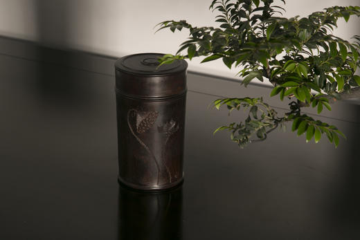 「小叶紫檀」浅雕莲蓬茶叶罐 商品图1