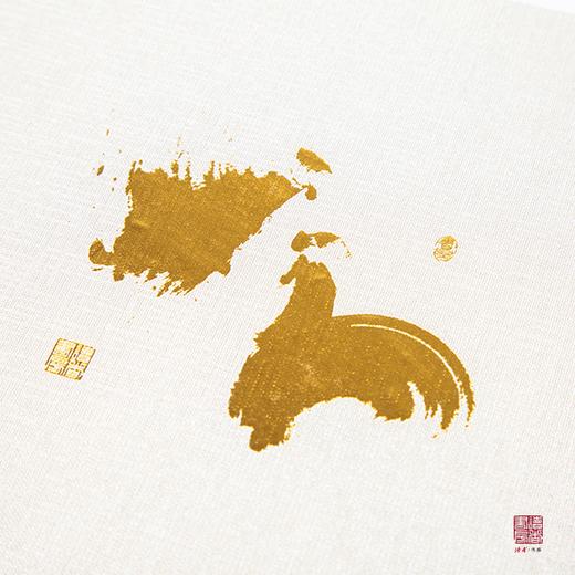 读者·书房 丝印丙烯画“吉鸡” 真丝大方巾（90cm） 商品图2