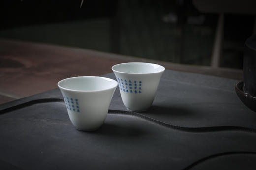 「茶器」青花小楷诗文杯 商品图0