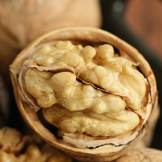 西域美农 新疆纸皮核桃3斤箱装 皮薄易剥 出仁率高。 商品图3