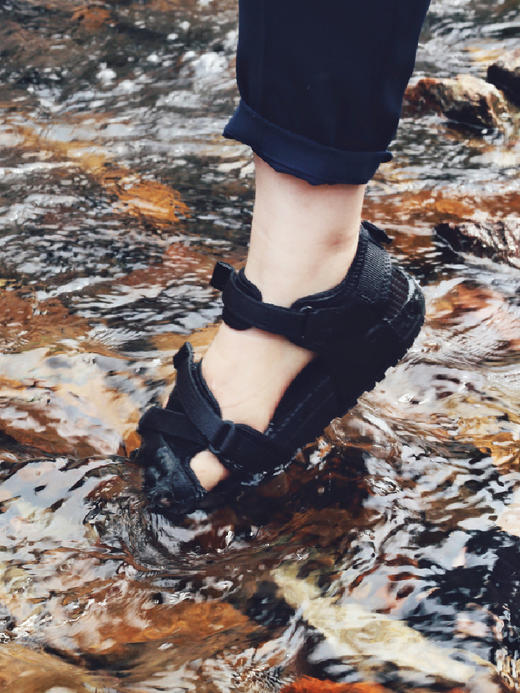 米马杂货 越南产圆头黑色低跟忍者平底凉鞋男女 真的非常好穿 商品图3