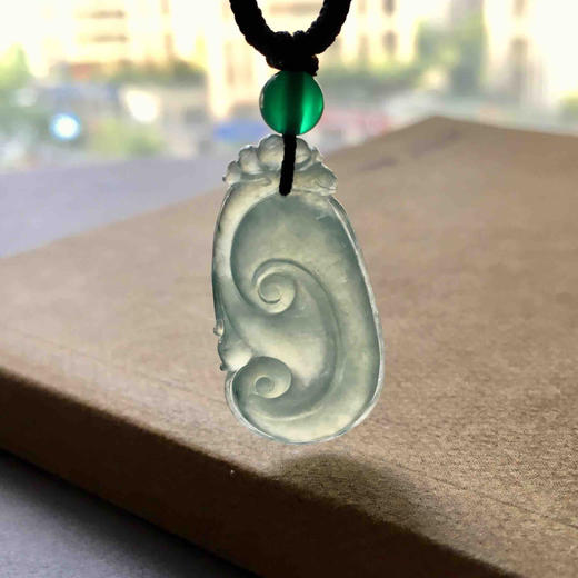 冰种淡晴水翡翠如意 商品图3