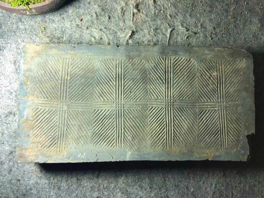 【金石雅趣】《 金钱纹刻青龙古砖茶台》 商品图3