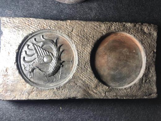 《金钱纹刻朱雀茶台》 商品图2