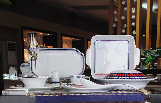 景德镇陶瓷 国瓷红叶 32头苏格兰调中餐具 商品图0