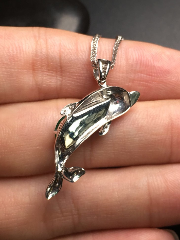 11191翡翠冰种阳绿小海豚吊坠