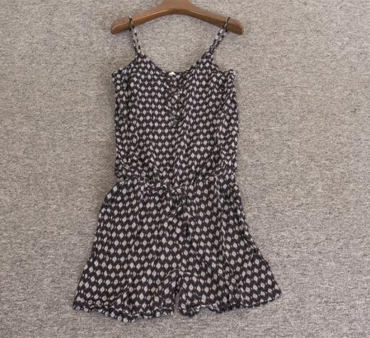 【服饰】单人棉可调节肩带松紧腰飘带连体短裤 商品图0