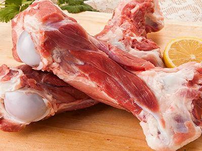 蓝湾前腿骨一根约1300克