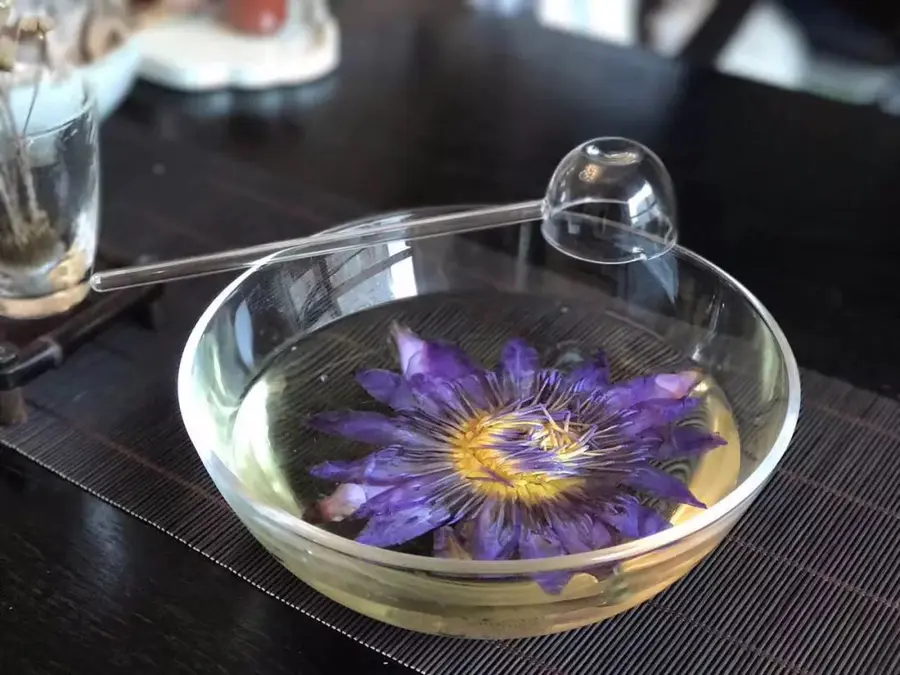 海南人最爱的莲花茶 30年育种打造金黄茶色 不辜负这夏日的时光