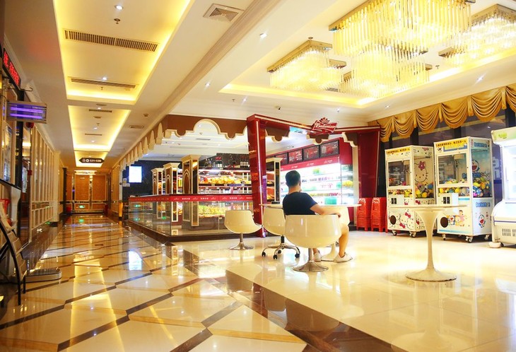 平在本地有口皆碑作为 阳江主题 ktv 界的元老氏族k派营业时间:11:00