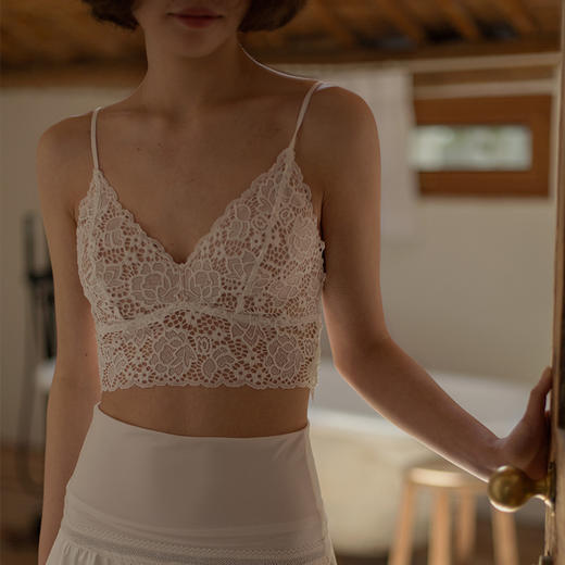 靴下物白色吊带一体文胸背心女外穿内搭打底夏季薄蕾丝小胸内衣女 商品图0