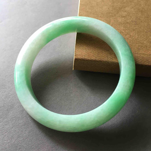 糯种阳绿翡翠手镯58 商品图1