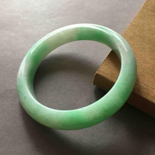 糯种阳绿翡翠手镯58 商品图0