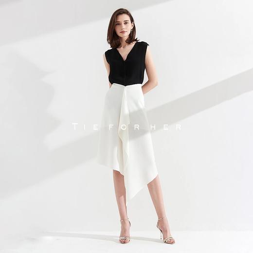 TQ006白 / TQ005黑    斜摆不规则半裙 商品图1