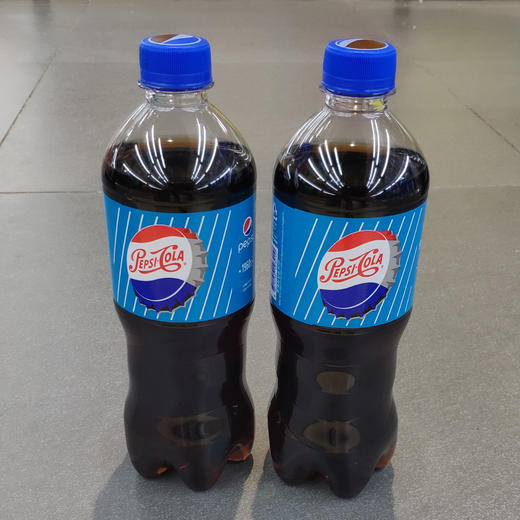 嗨六一韩国进口600ml2瓶百事可乐纪念版碳酸饮料