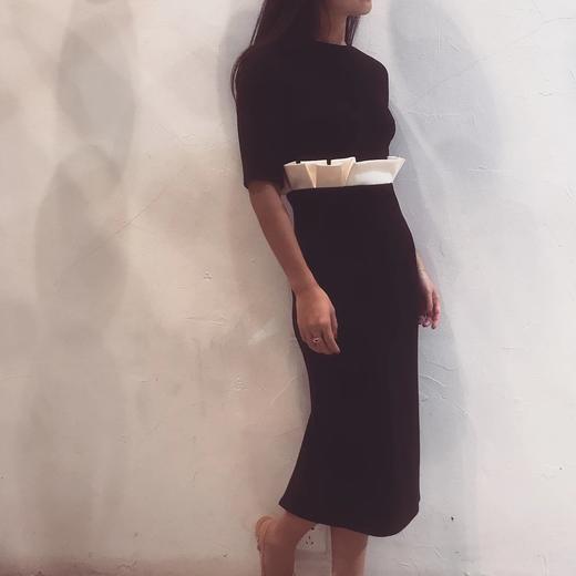 AtelierMissLu / Nicola-黑色腰带式装饰连身裙 商品图3