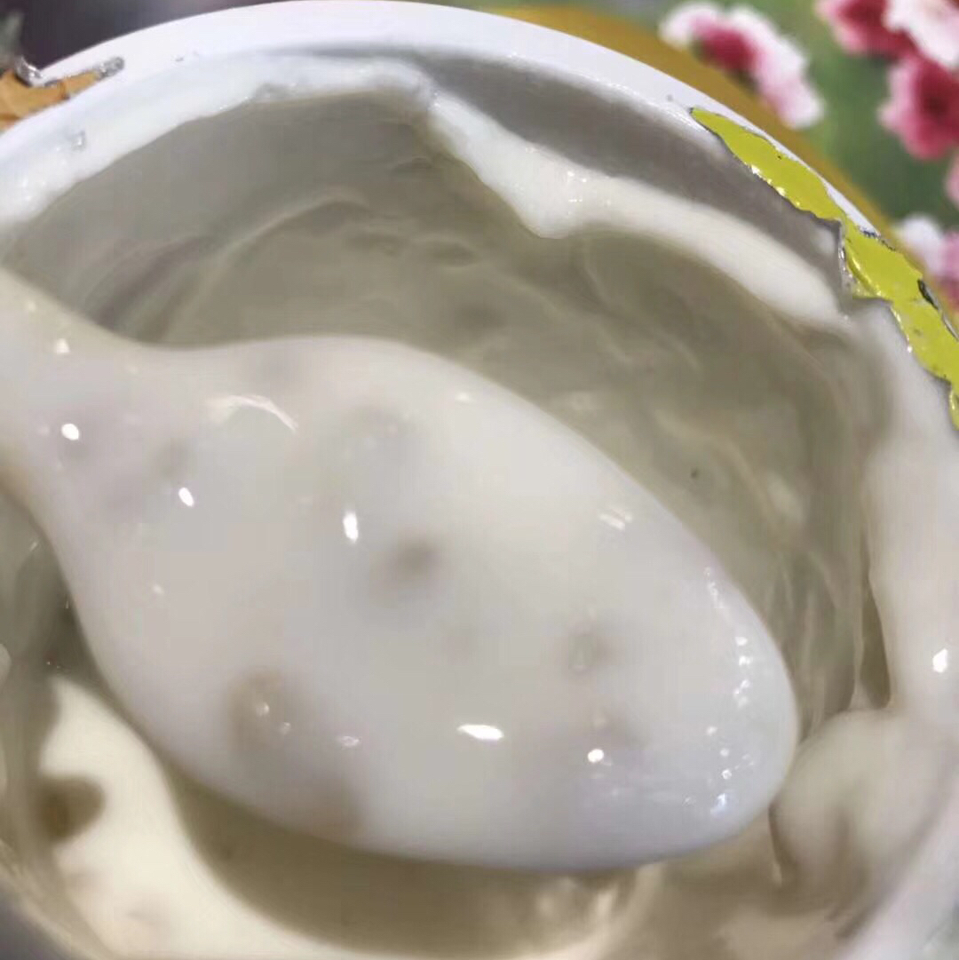 【爆款瑞缘燕麦仁酸奶】浓浓的酸奶拌着一颗颗饱满的燕麦仁❗️选用优质生牛乳奶源🐄口感细腻，丝滑