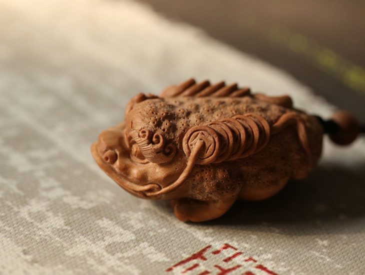 老山檀三足金蟾手把件523322mml8