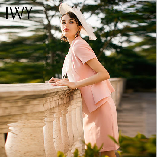IWY/ 女士粉色短袖西装半裙套装优雅套裙CS255+B67 商品图4