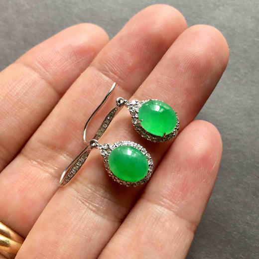 冰种阳绿翡翠蛋面耳坠18k白金钻石镶嵌 商品图6