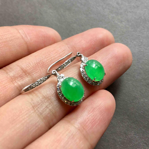 冰种阳绿翡翠蛋面耳坠18k白金钻石镶嵌 商品图7