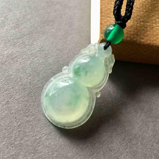 冰种飘阳绿厚庄翡翠葫芦 商品图0