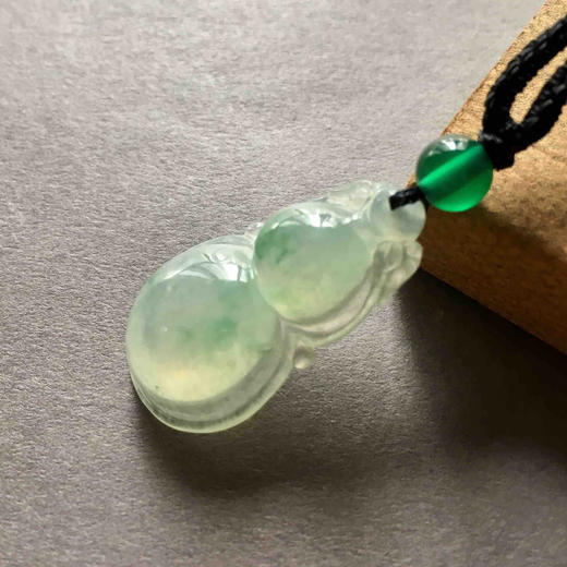 冰种飘阳绿厚庄翡翠葫芦 商品图1