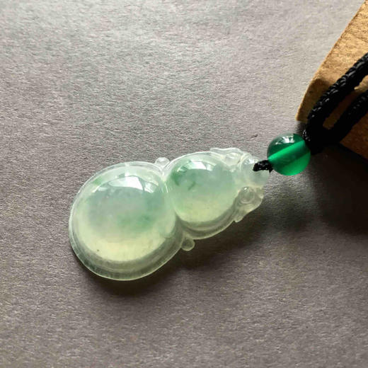 冰种飘阳绿厚庄翡翠葫芦 商品图2