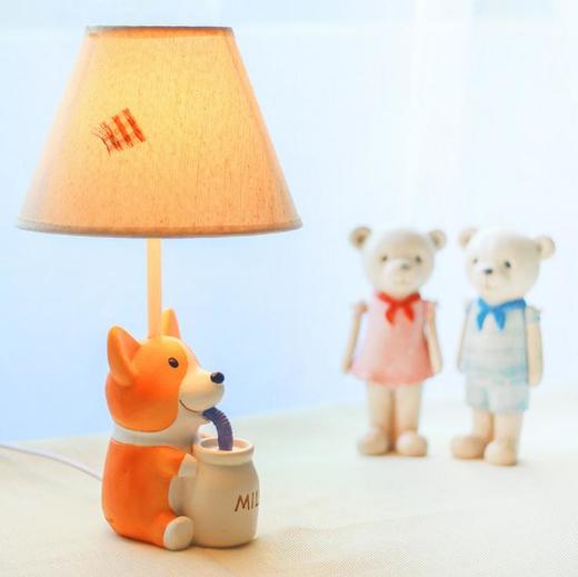 【家居摆件】。欧式创意礼品柯基犬家居灯 床头树脂工艺品学生台灯摆件装饰 商品图0
