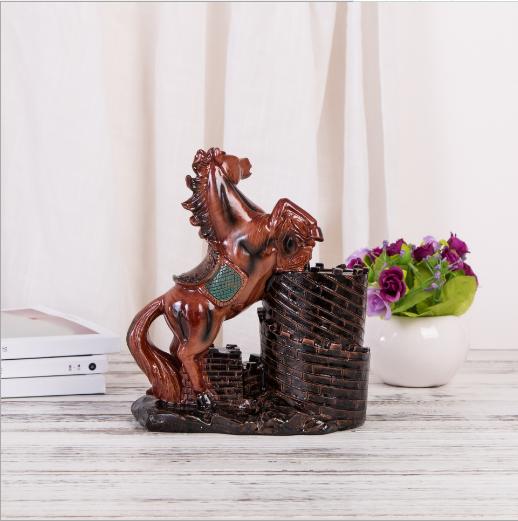 【办公室用品】。文具收纳笔筒摆件 办公室送老师领导商务工艺礼品生肖马笔筒 商品图2