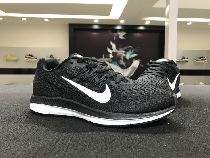 耐克男鞋nikezoomwinflo5登月5代网面透气缓震跑鞋aa7406400内置气垫