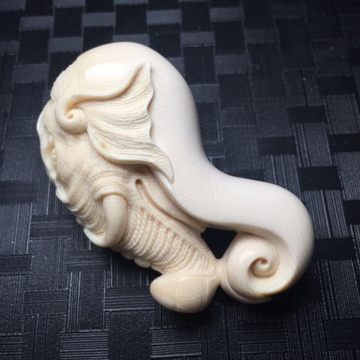 【47480】猛犸象牙吉象手把件