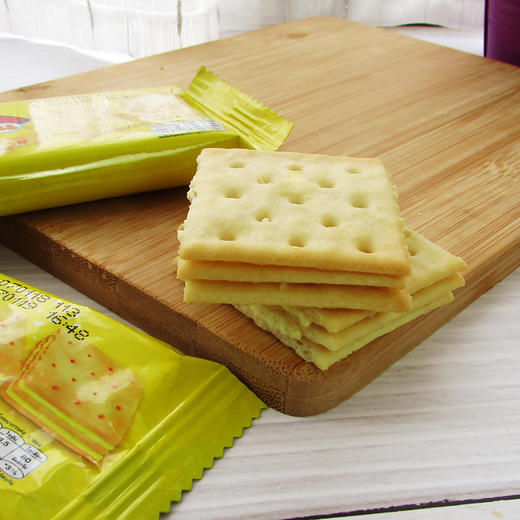 泰国进口珍珍苏打夹心饼干360g黄油味休闲零食巧克力好吃代餐脆饼