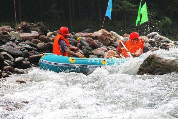 送100积分399元抢原价128元大邑花水湾冰火漂流让你在浪花中感受冰与