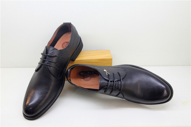 蓝湾百货爱德宝尼夏男皮鞋售卖价374