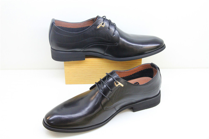 蓝湾百货爱德宝尼夏男皮鞋售卖价374