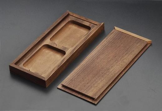 【实木泉匣】黑胡桃全实木(明式素面)NGC评级币双枚装收藏盒 商品图1