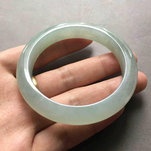 糯冰种淡晴水翡翠手镯55 商品图5