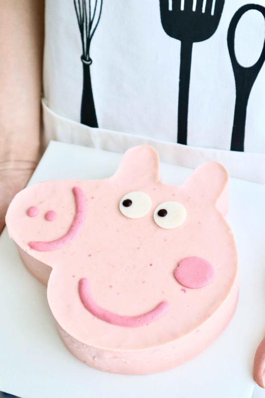 小猪佩奇慕斯蛋糕（草莓味，无夹心，提前1天预约） 商品图1