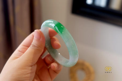 艳丽绿正装圆镯 商品图1