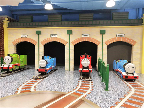 9元起抢了华创国际广场托马斯小镇1大1小门票,全场150分钟超长时间