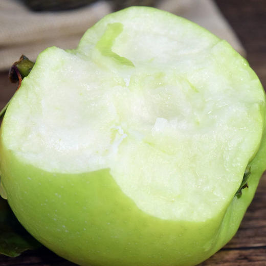 青苹果 嘎嘣脆 酸甜可口 无农药不打蜡 现摘现发 5斤包邮坏果包赔