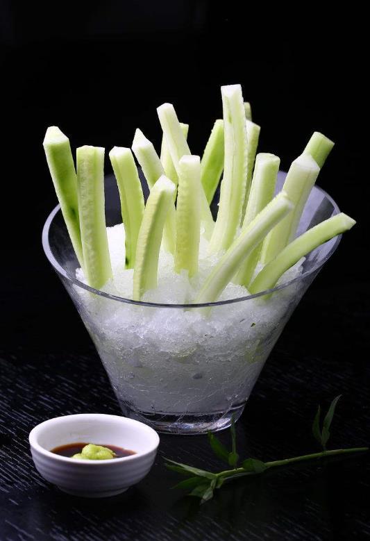 蓝妹(科罗娜)一打 2.双味鱼仔 3.冰镇青瓜 4.双味咸香脆花生 5.