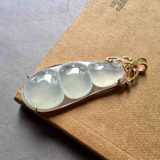 冰种翡翠超大福豆18k玫瑰金钻石镶嵌 商品图2